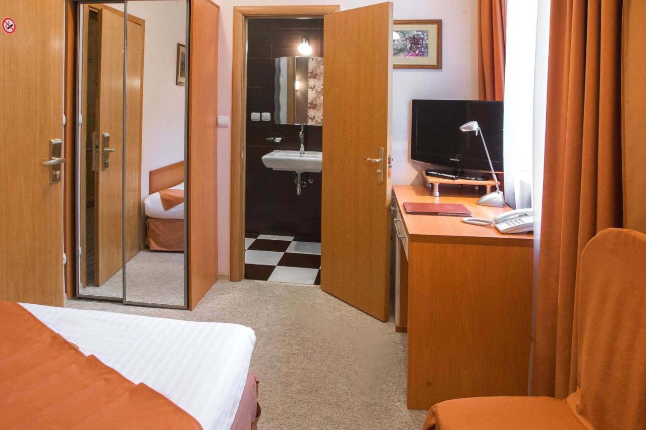 Economy Room In Hotel Eney Liov Exterior foto