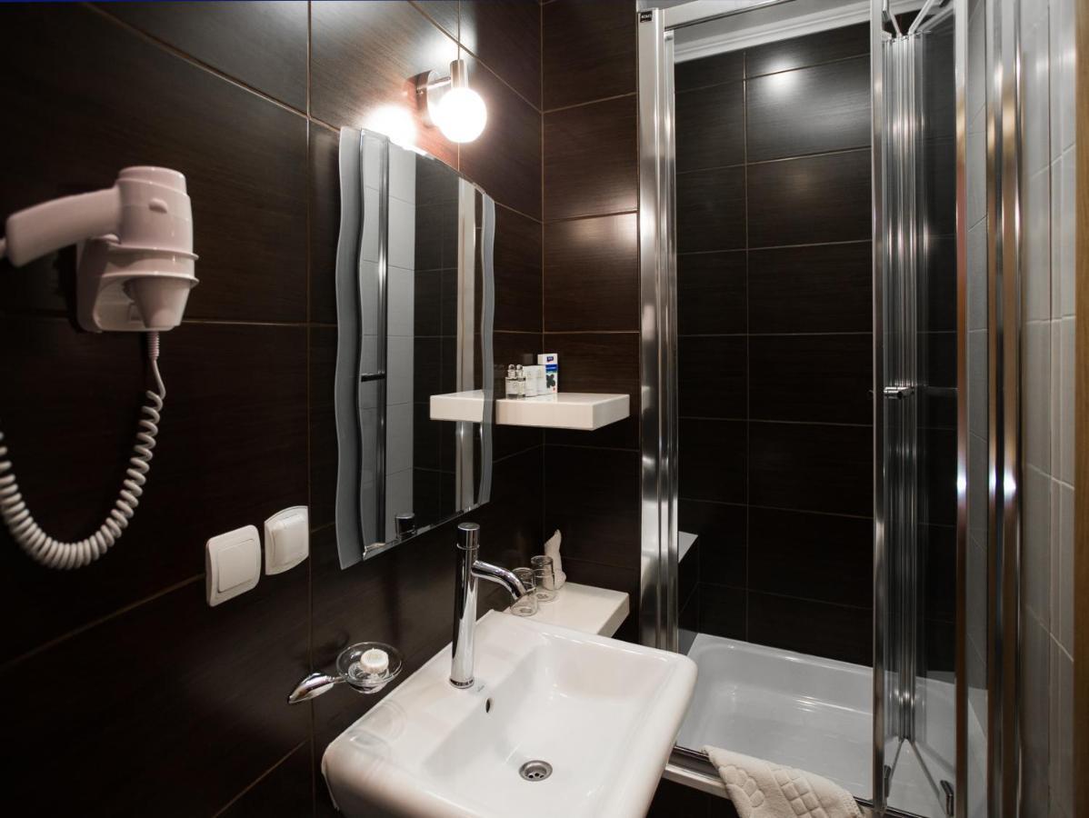 Economy Room In Hotel Eney Liov Exterior foto