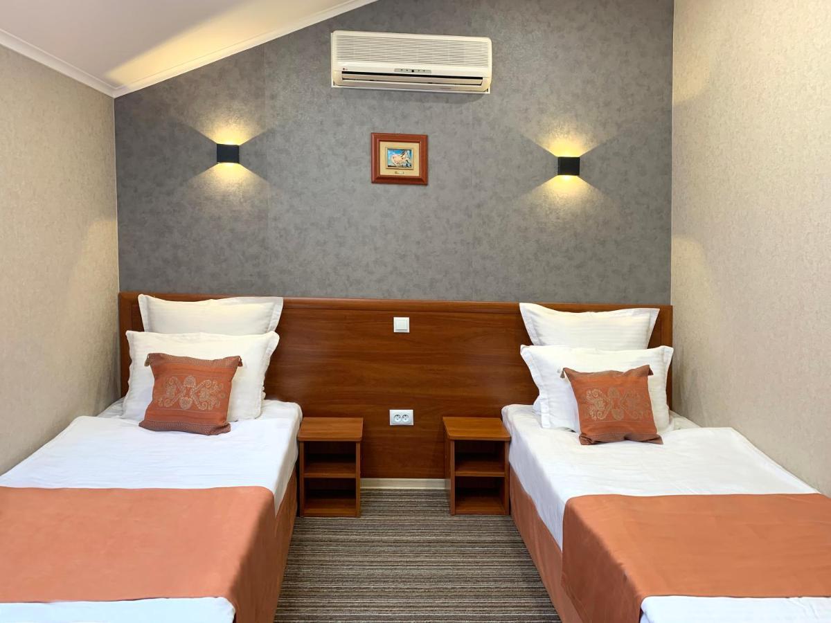 Economy Room In Hotel Eney Liov Exterior foto