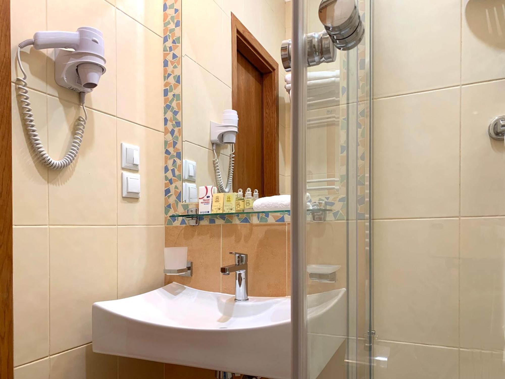 Economy Room In Hotel Eney Liov Cameră foto