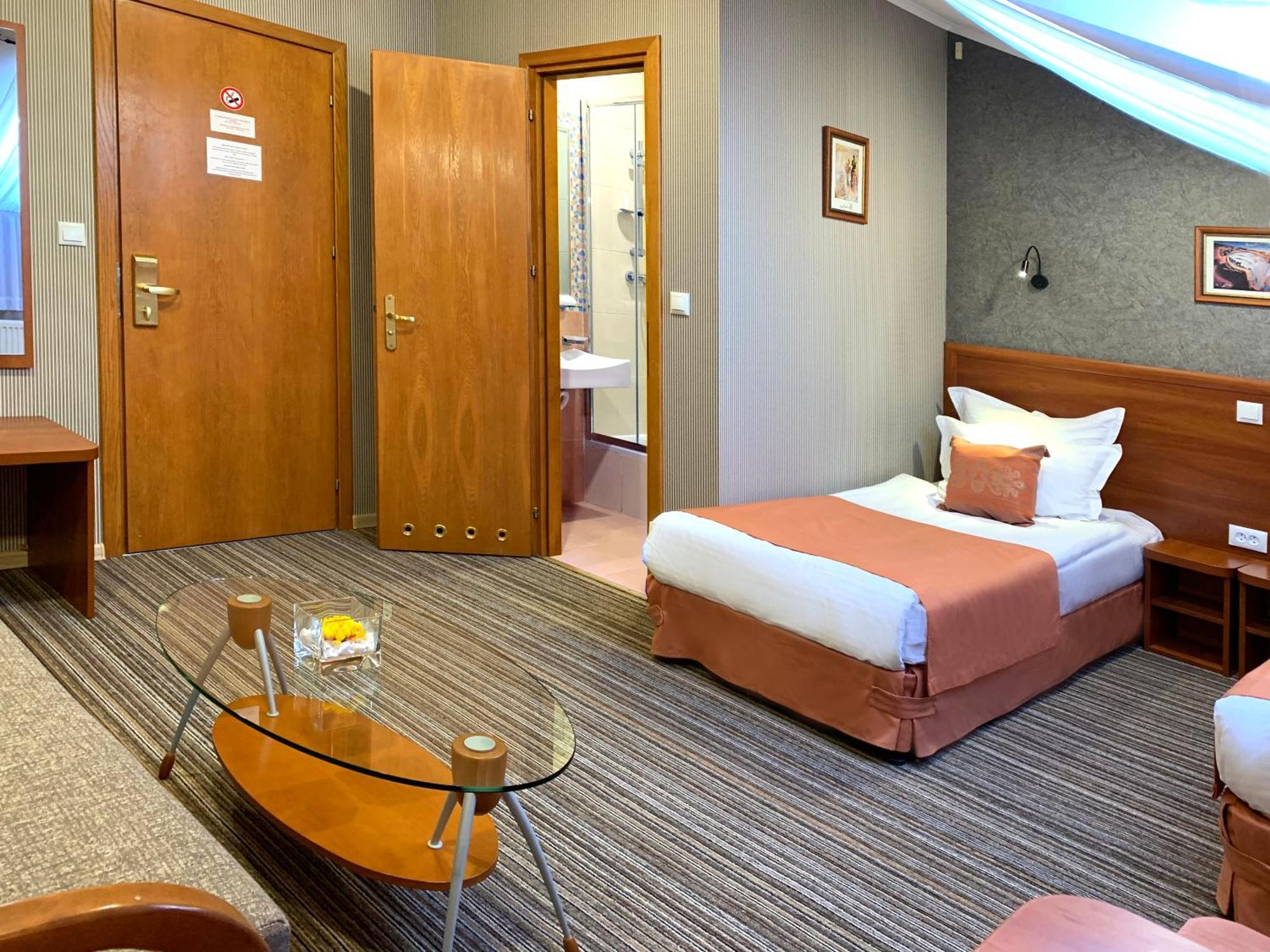 Economy Room In Hotel Eney Liov Cameră foto